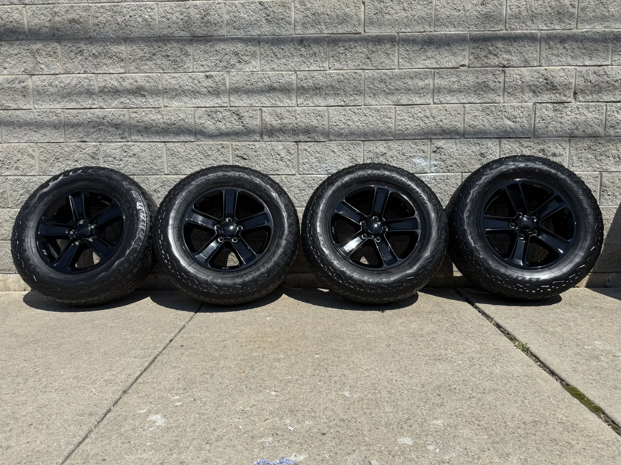 Wheels and rims jeep wrangler and jeep Cherokee