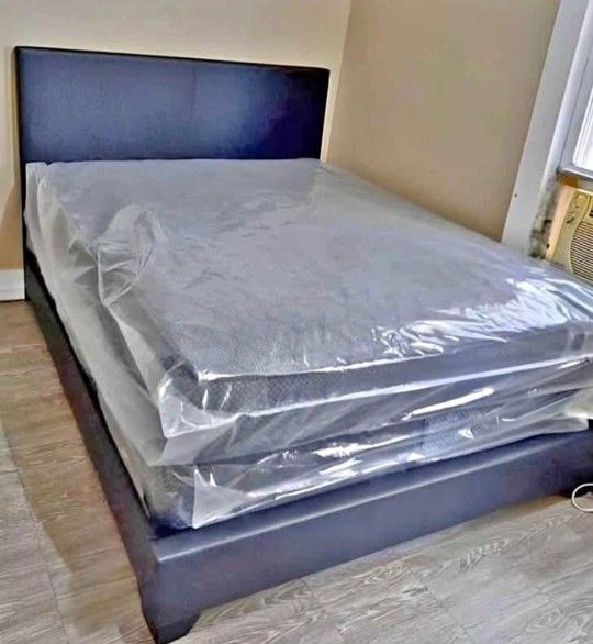 Complete Bed Set With Mattress And Box Spring And Wooden Bedframe With Headboard As Well