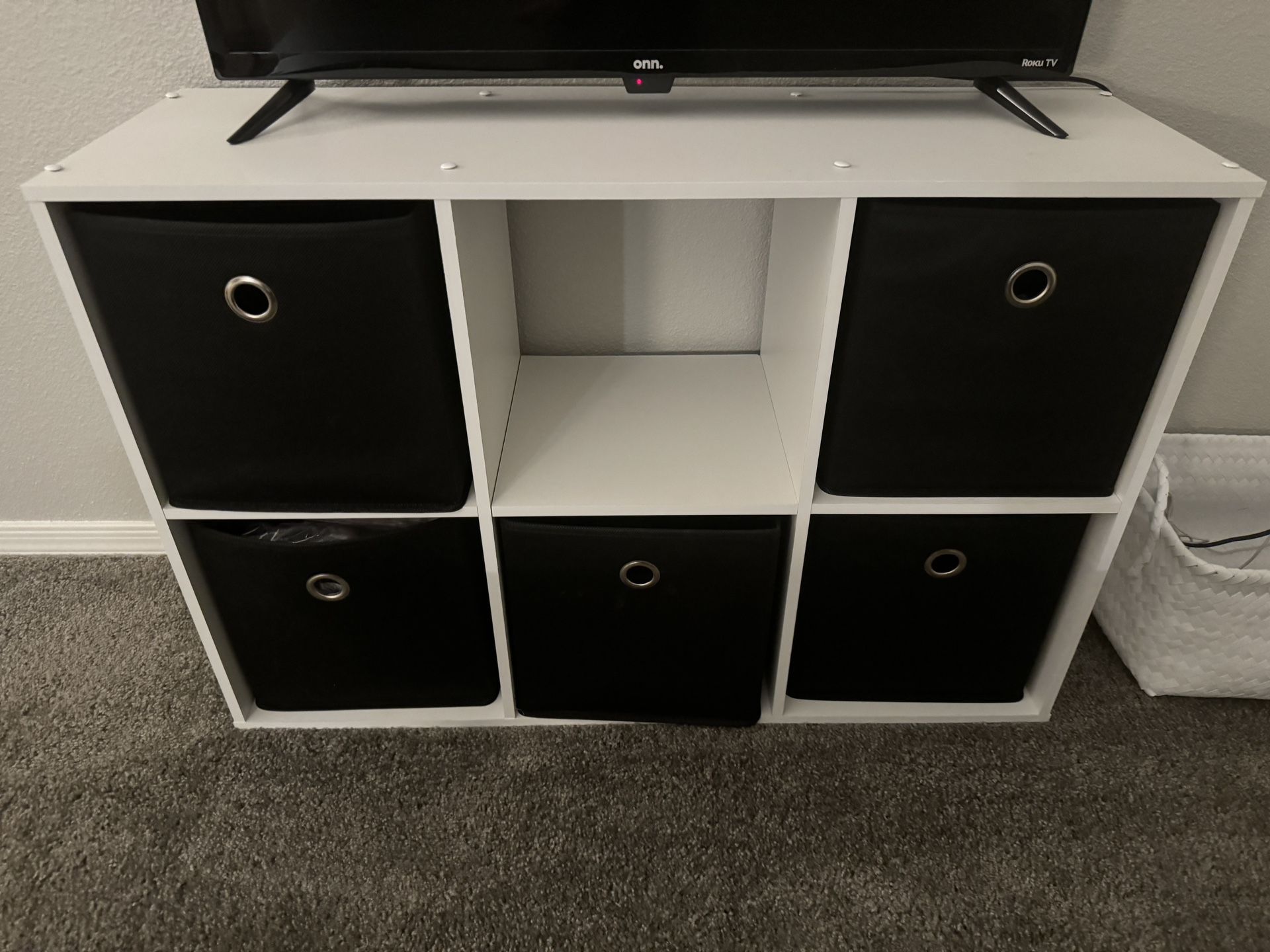 Target 6 cube organizer and 5 black bins for Sale in Glendale, AZ OfferUp