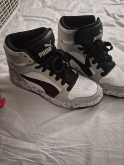 Jordan's high top shoes
