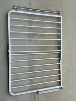 Baby gate, Cardinal gates model ss30 for stairs comes with all parts except Allen wrench