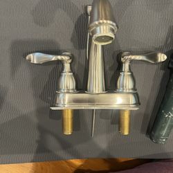  Delta Lahara widespread bathroom faucet, Brushed Nickel, WaterSense (1.2 GPM