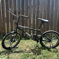 Mongoose Mode 270 BMX Bike