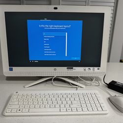 HP DESKTOP COMPUTER 