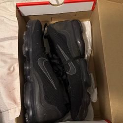 Nike Vapor max plus(black) Men’s 11