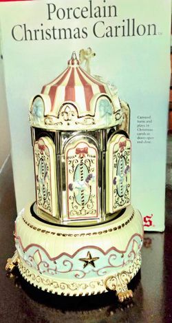 Mr. Christmas "Christmas Carillon" Musical Carousel – Works Beautifully!