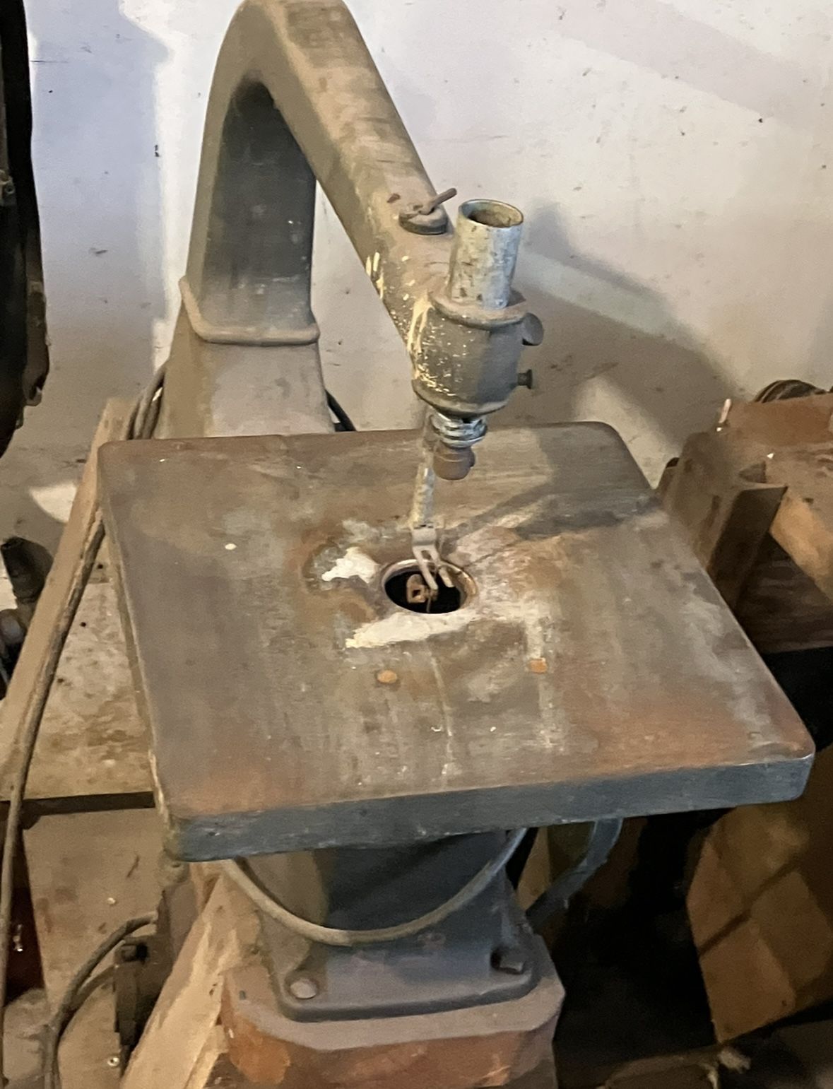 Scroll saw