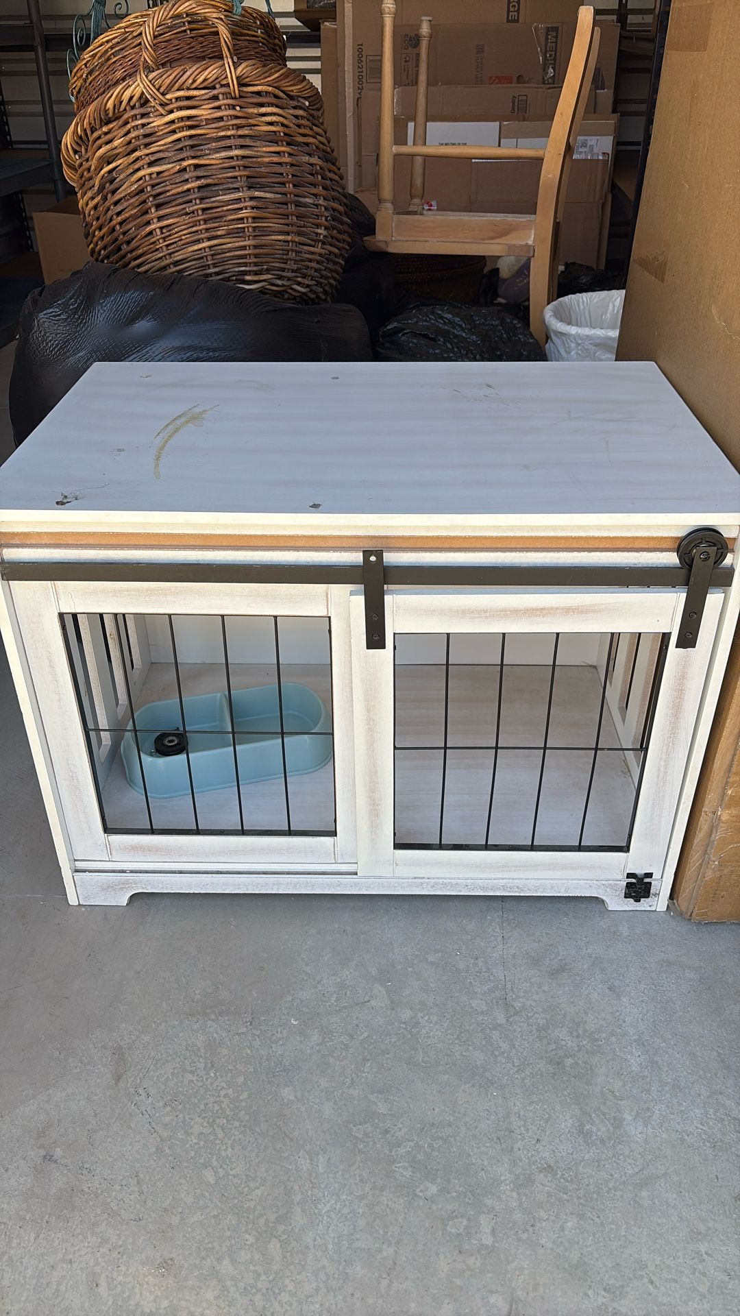 White Wooden Dog Kennel