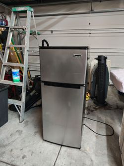 Magic chef fridge