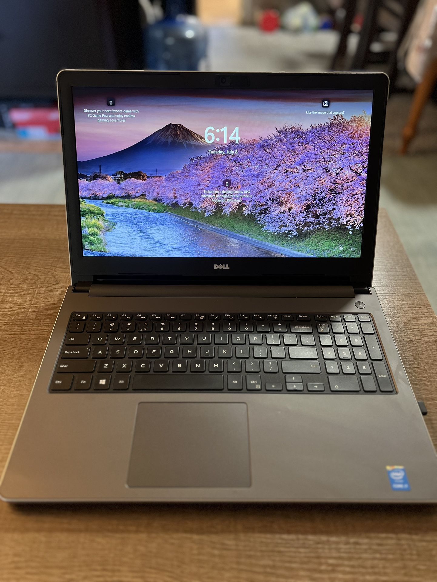 Dell touch screen Laptop with int CORe i7