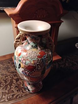 Vintage Japanese Satsuma vase 12 in ht.