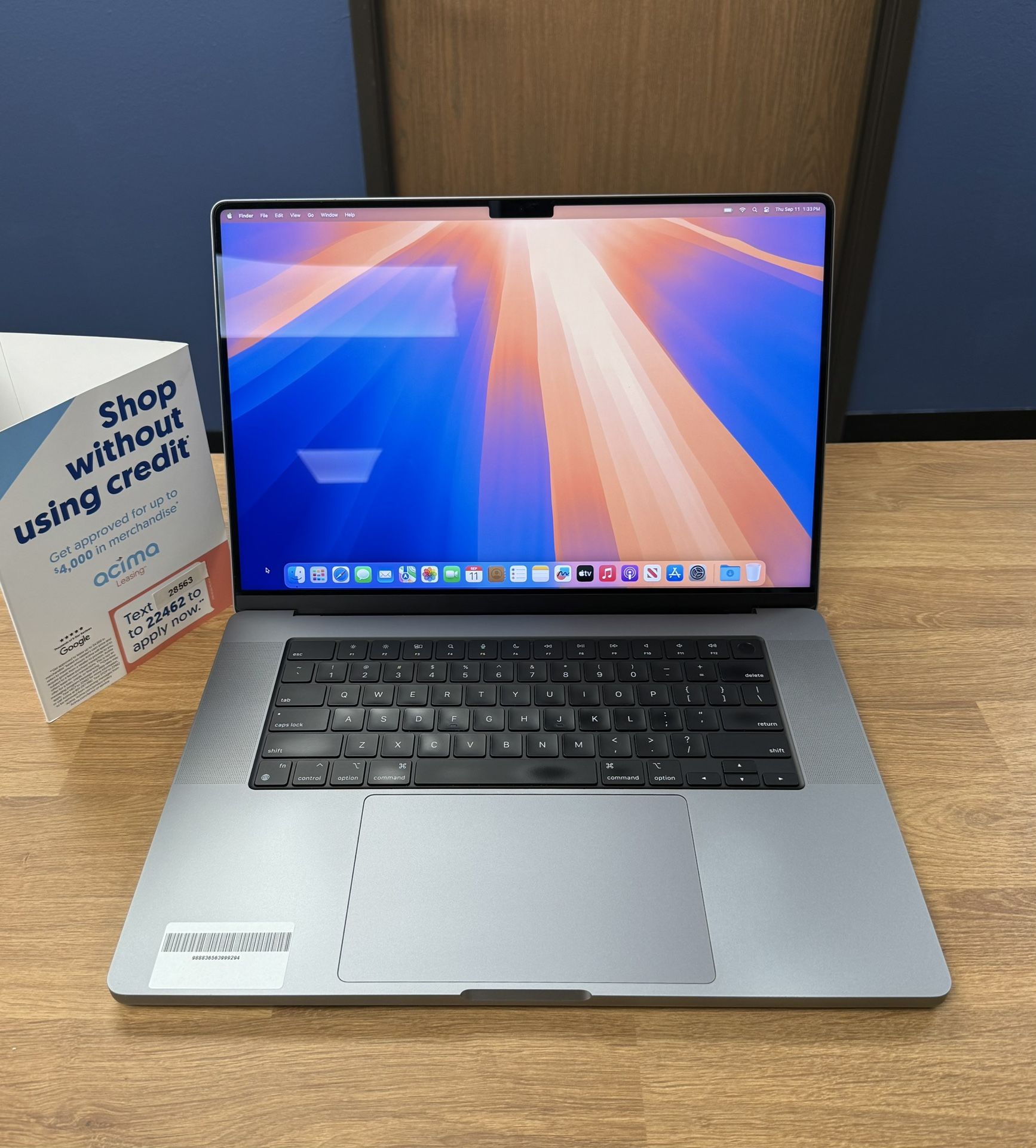 16" MacBook Pro M1 Pro 10 Core*500GB SSD*16GB RAM