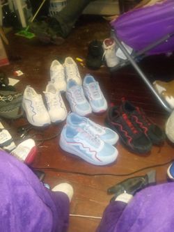 Dolyfes Tennis Shoes