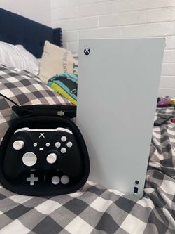 Xbox Series X  with Elite Controller Series 2 Custom Bundle