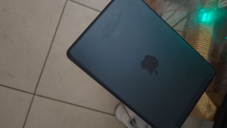 Apple tablet
