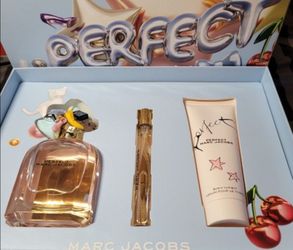 MARC JACOBS PERFECT