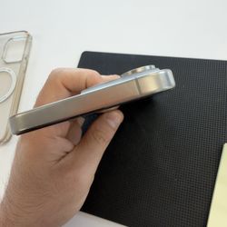iPhone 15 Pro Max Natural Titanium 256GB