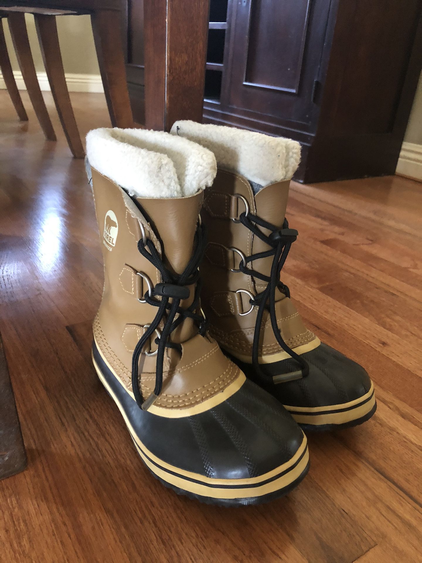 Sorel kids snow boots size 3