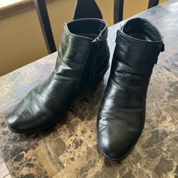 Madden Girl Black Booties Size 10