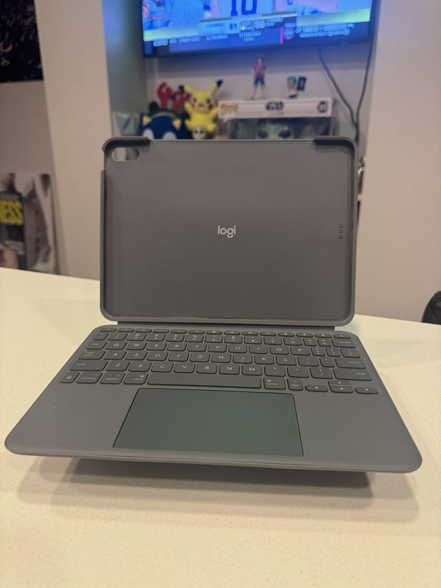 Logitech Combo Touch iPad Air 11” 