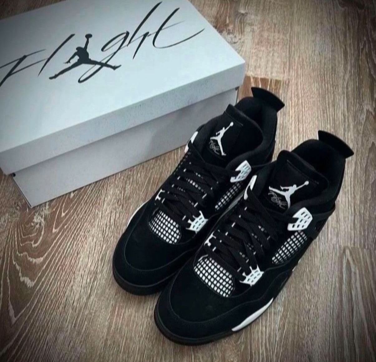 New Jordan 4 Mens 10.5 Or 6.5Y