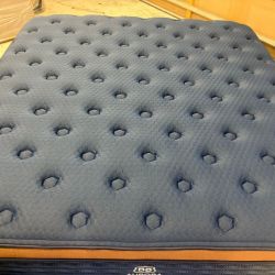 Brooklyn Aurora Luxe King Mattress with Cooling Cover