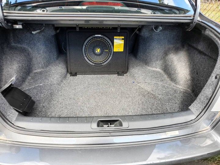 Kicker 10" Subwoofer with amp