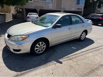 2004 Toyota Camry LE