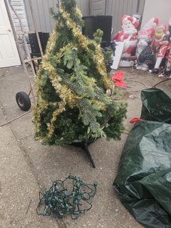 Price Is Firm.. 40-in Christmas Tree With Lights Decoration And Storage Bag