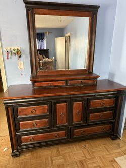 9 Drawer Dresser With Mirror
