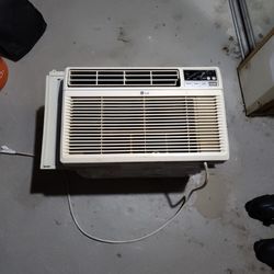 LG Air Conditioner 8,000btu    w/Remote Control  