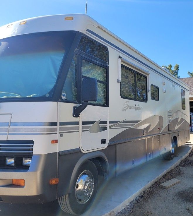 1999 Winnebago 32ft Class A