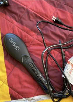 NEW Vanity planet hair brush straightener