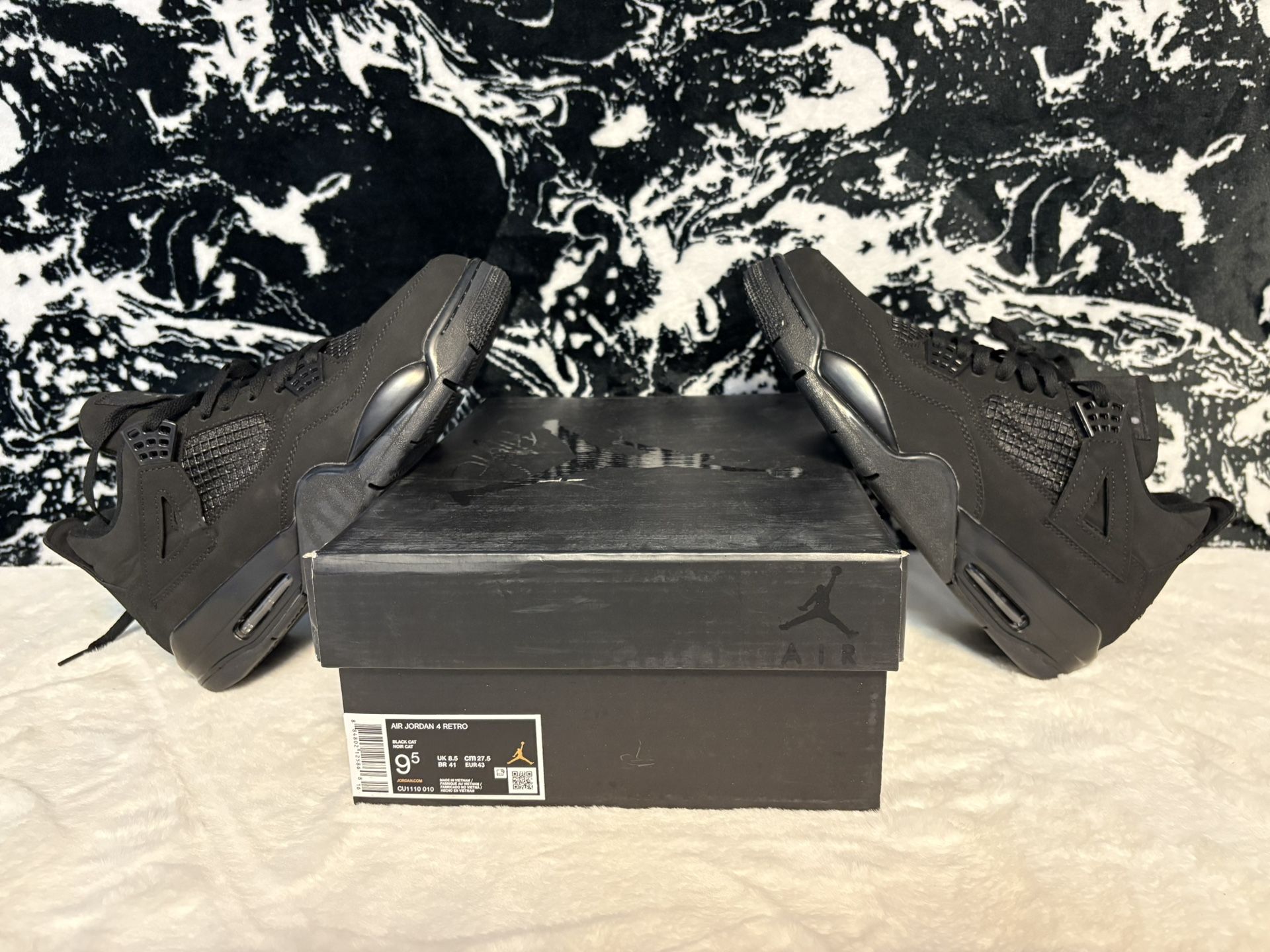 Jordan 4 Black Cat Size 9.5 Jordan 4 Black Cat Size 9.5 M main image 2