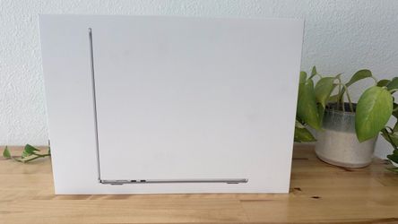 Brand New Sealed 2026 M5 MacBook Air 15” 10C / 10C 512GB SSD / 16GB RAM Silver