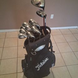 Callaway Irons 3 Wood Titleist Driver @ Bah