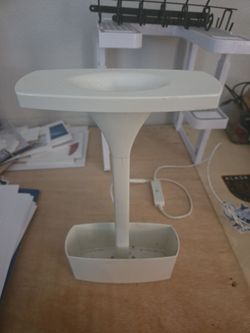 Plant grow pot with light and auto watering ability