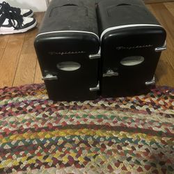 Frigidaire Mini Fridge 