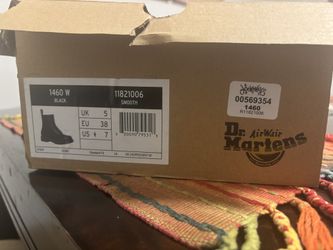 Dr Martens Size 7women Showed