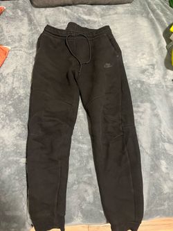Nike tech pants L
