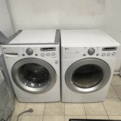 Washer And Dryer LG 27”