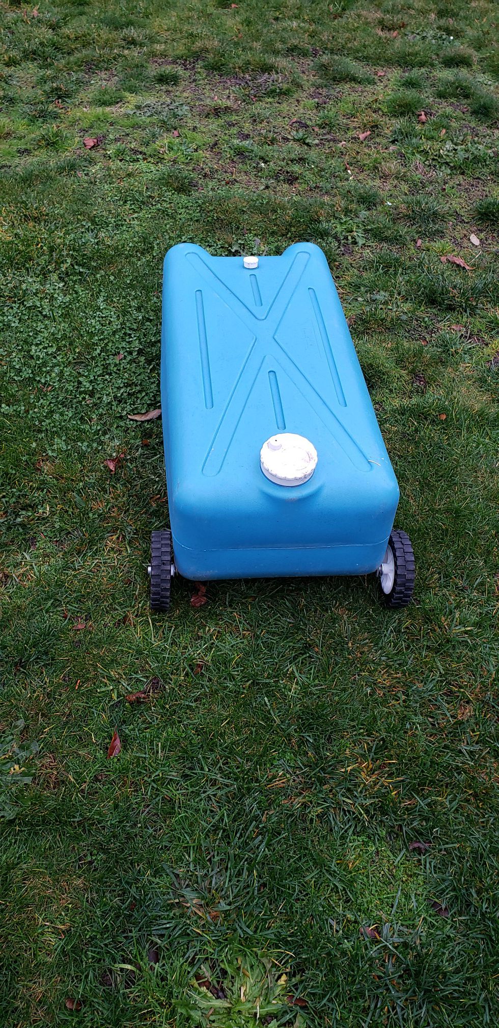 Portable 22 gallon grey water tank