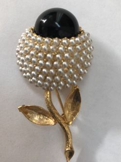 Vintage Pin Brooch Gold tone 2 “ 1/2