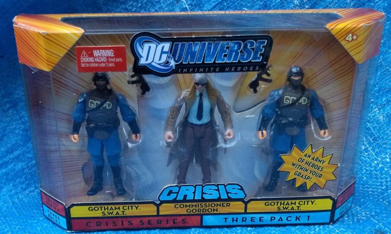 DC Universe Crisis Commissioner Gordon Gotham City Swat Action Figure Three Pack MOC MIP 2008 Mattel Collectible