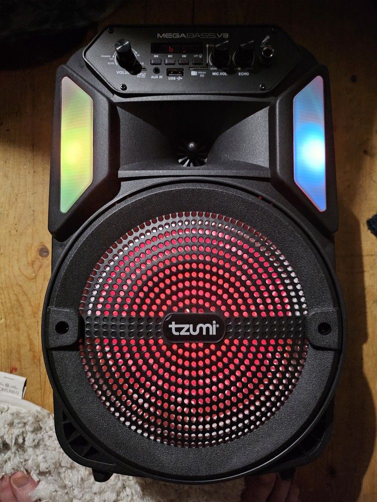 Tzumi Speaker Bluetooth Radio Karokee