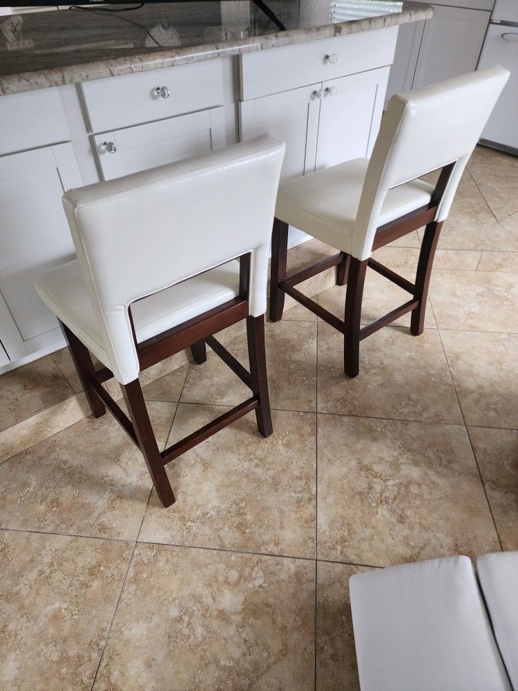 2 Bar Stools