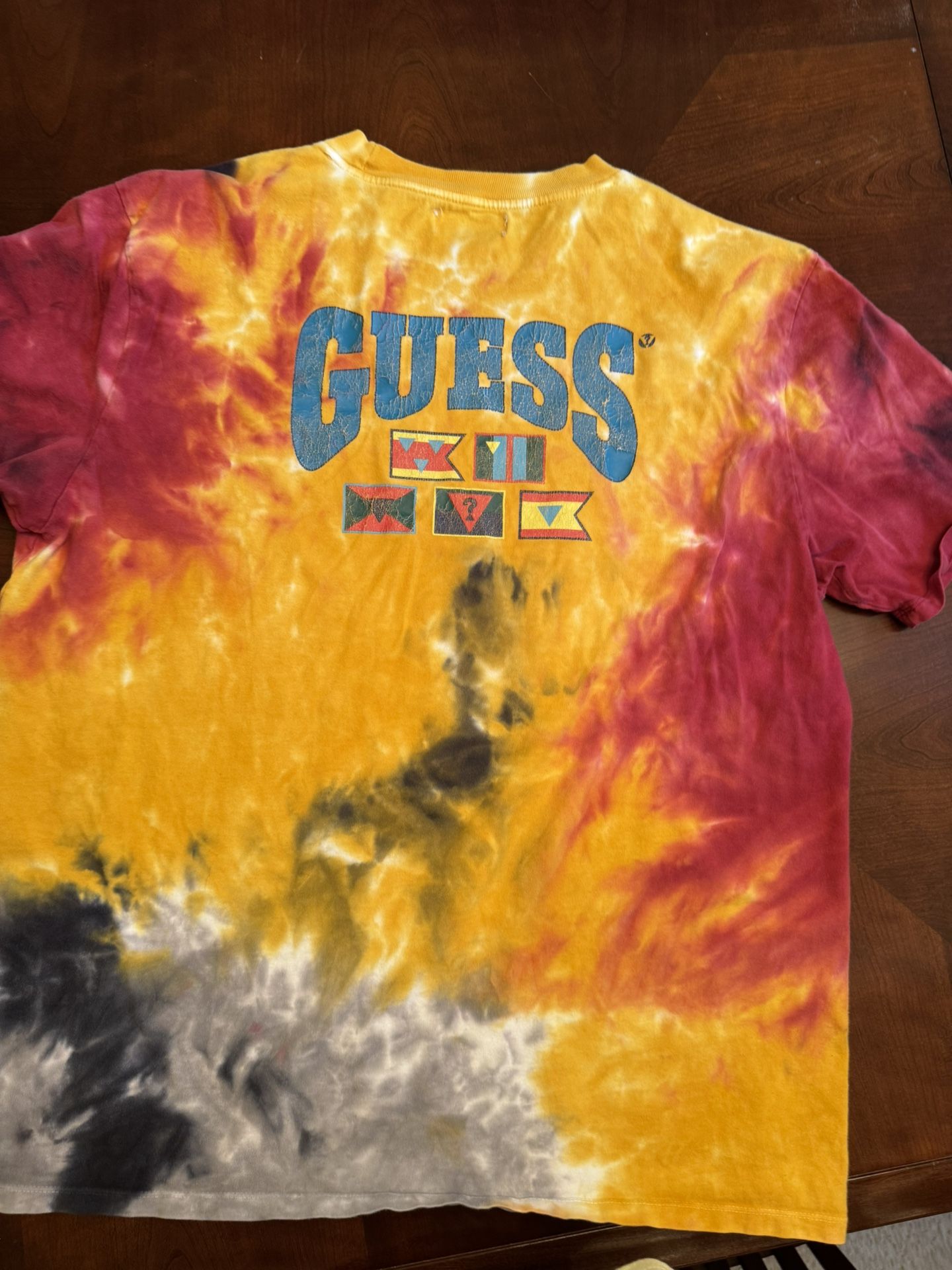 Guess T-shirt