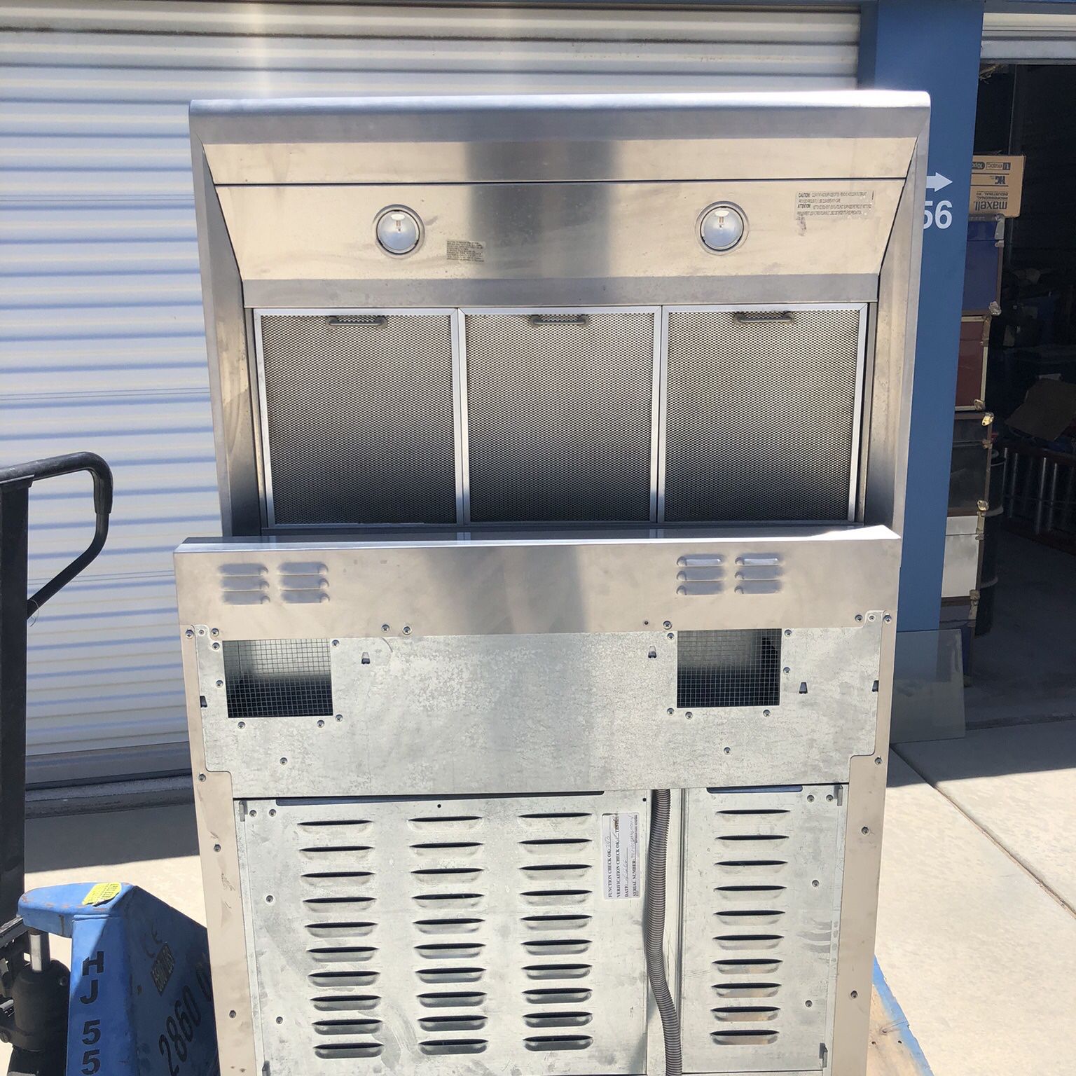 Commercial Grade Gas Oven / Stove Top / Hood