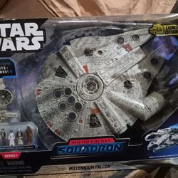 Milleniun Falcon Toy