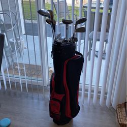 Set Of 10 Golf Clubs and Case 